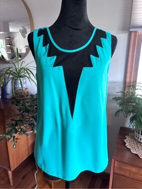 Women's Teal Sleeveless V-Inset Blouse